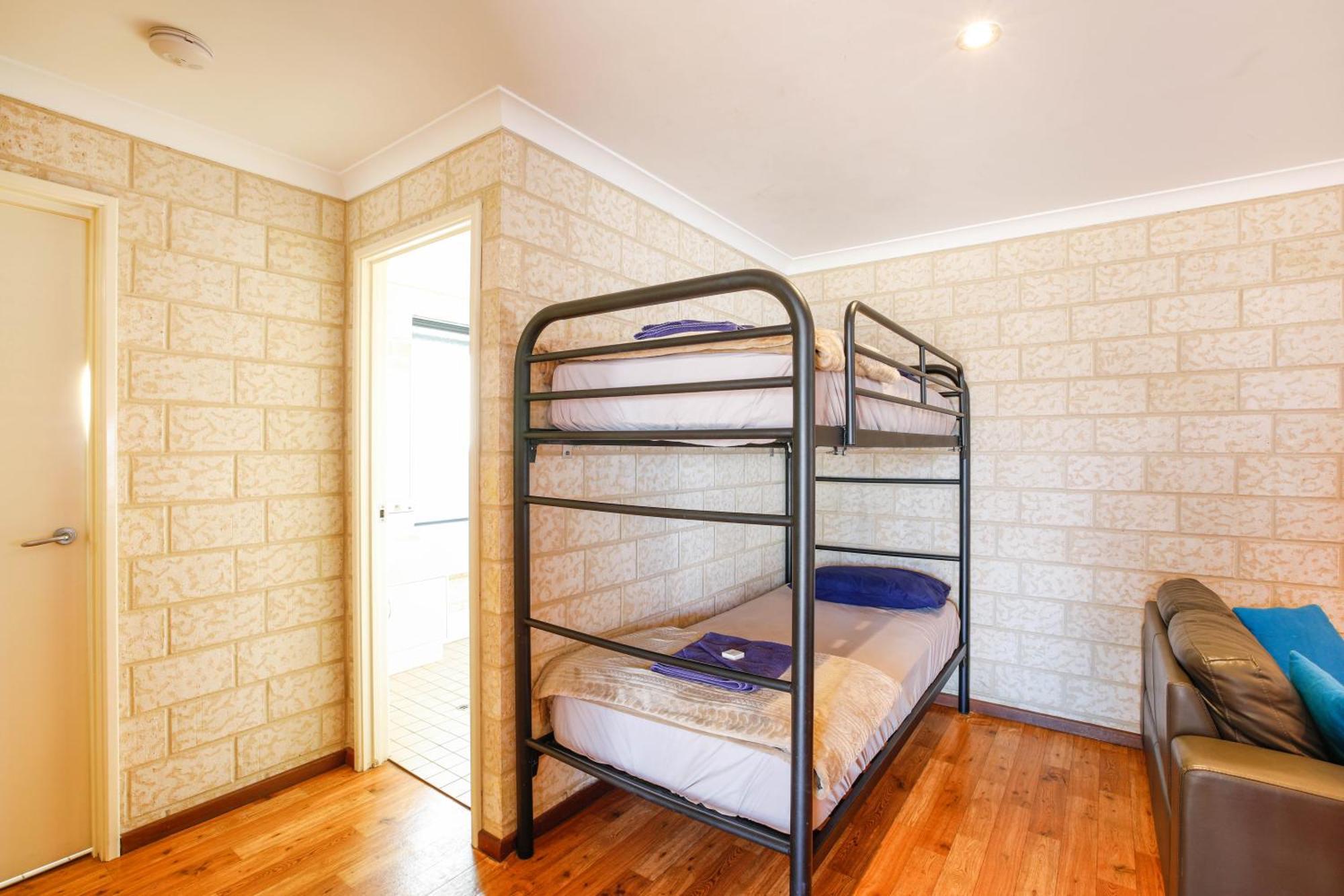 Kalbarri Tudor Holiday Park Ngoại thất bức ảnh